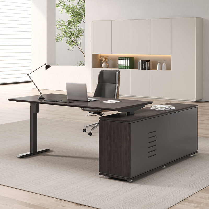 Executive Workspace in Motion